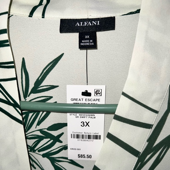 ALFANI | NWT “GREEN SWIFT PALM” CROSS WRAP FRONT LEAF TOP - Picture 5 of 9